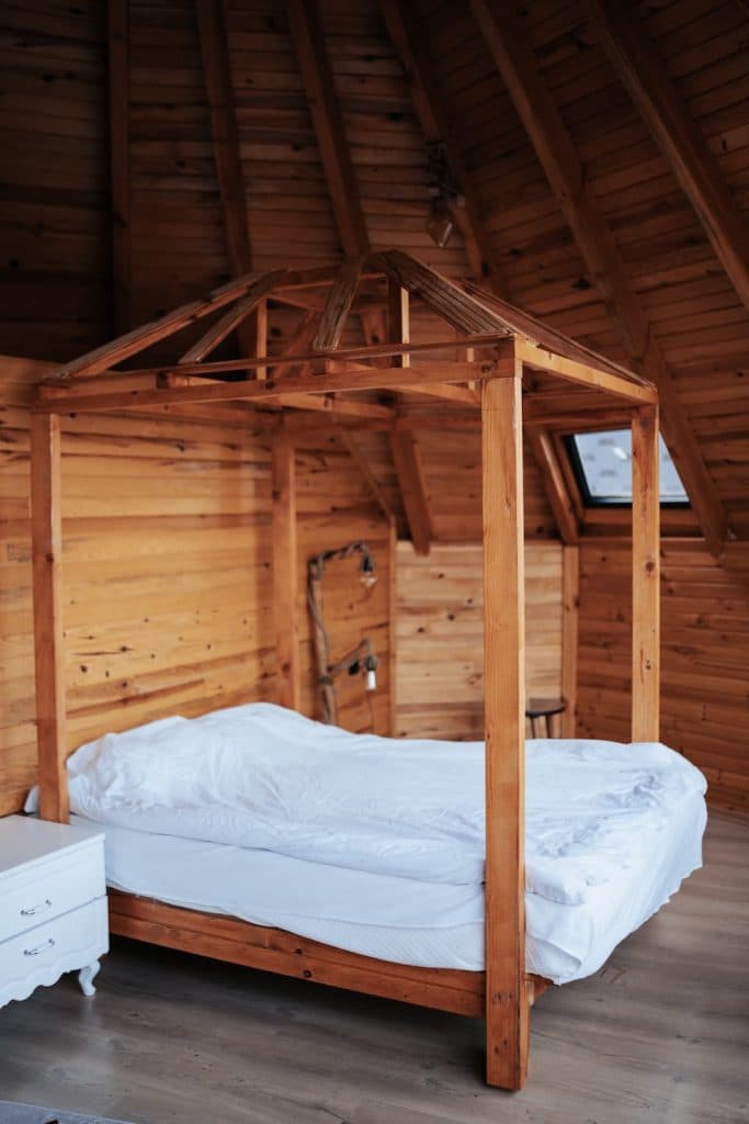 Warm timber Standard Room at Tea Tops Hideaway
